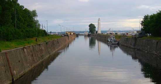 Канал имени Петра Великого в Кронштадте