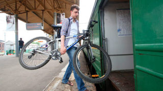 С велосипедом в поезде